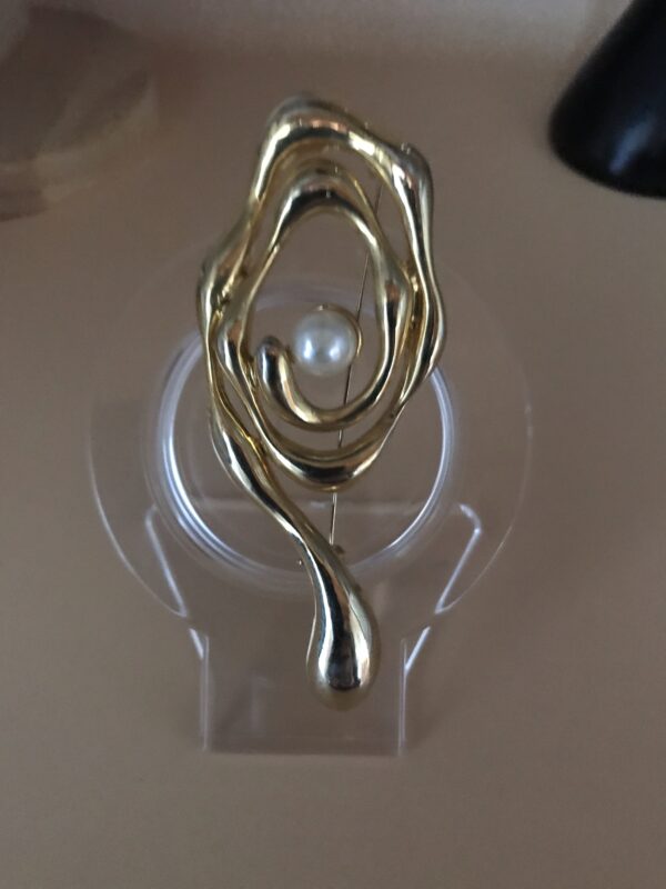 Broche